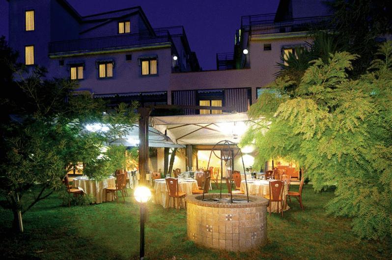 Pisani Hotel San Nicola La Strada Zewnętrze zdjęcie