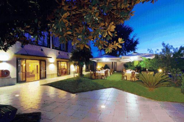 Pisani Hotel San Nicola La Strada Zewnętrze zdjęcie