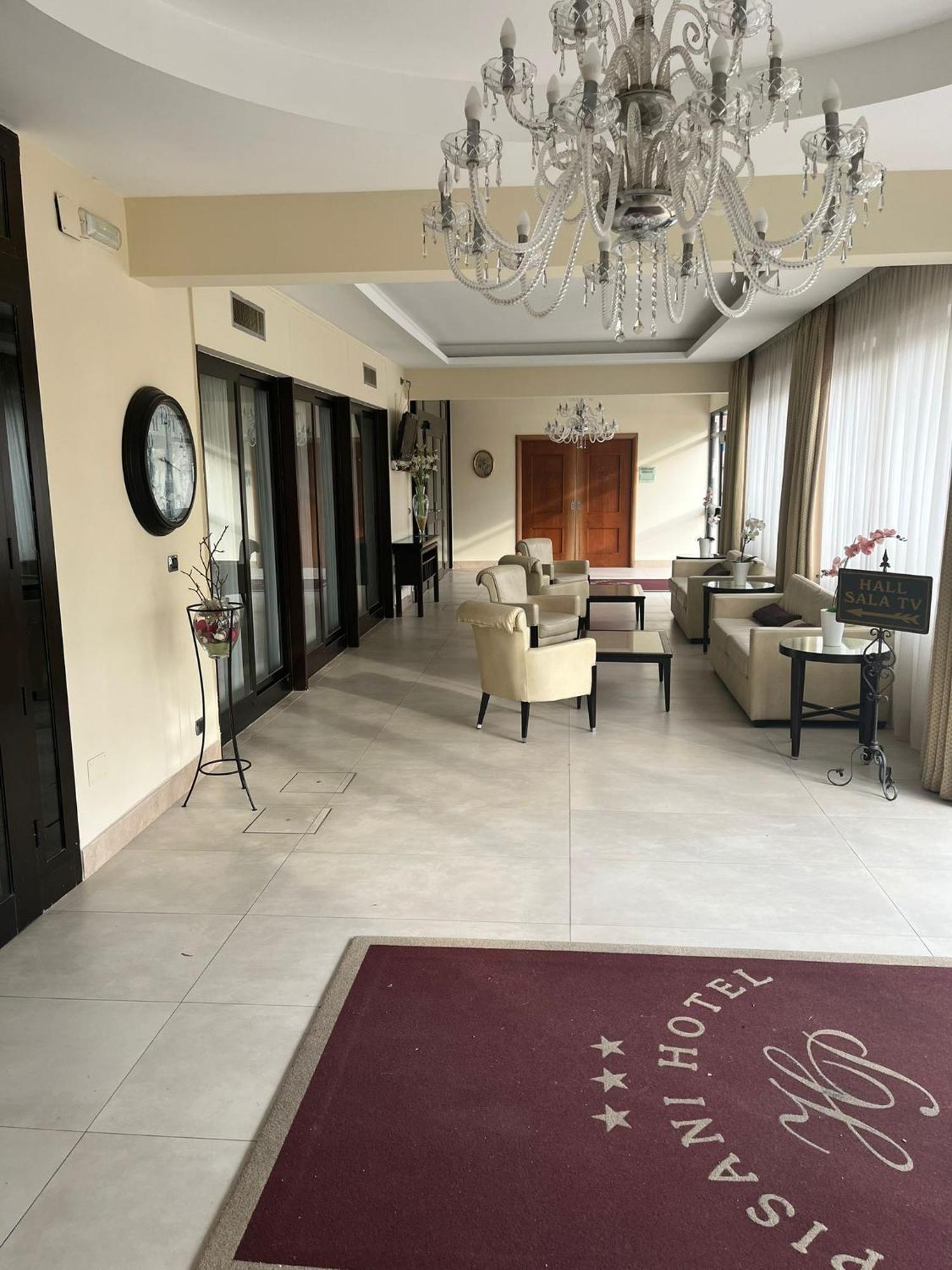 Pisani Hotel San Nicola La Strada Zewnętrze zdjęcie
