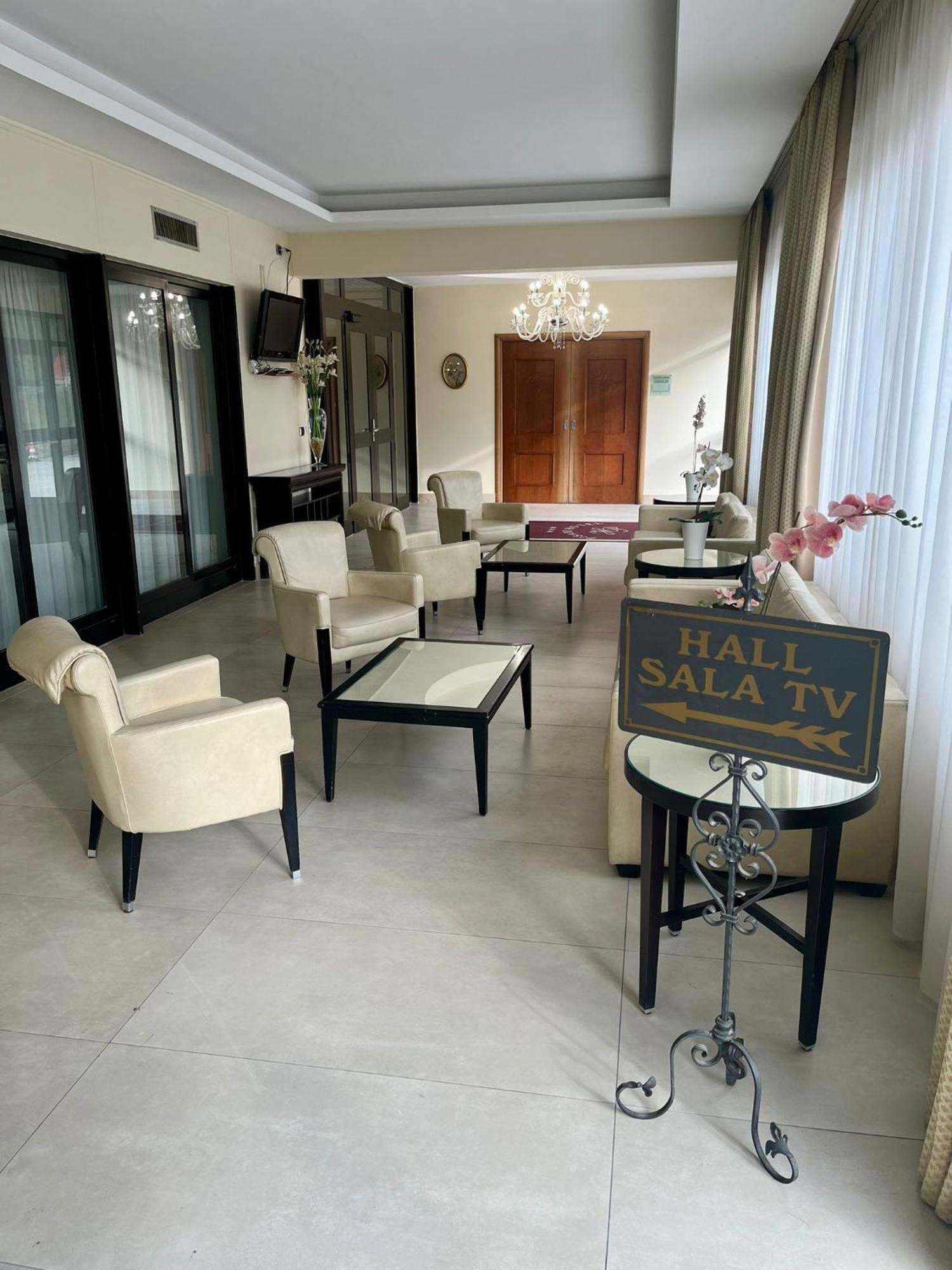 Pisani Hotel San Nicola La Strada Zewnętrze zdjęcie
