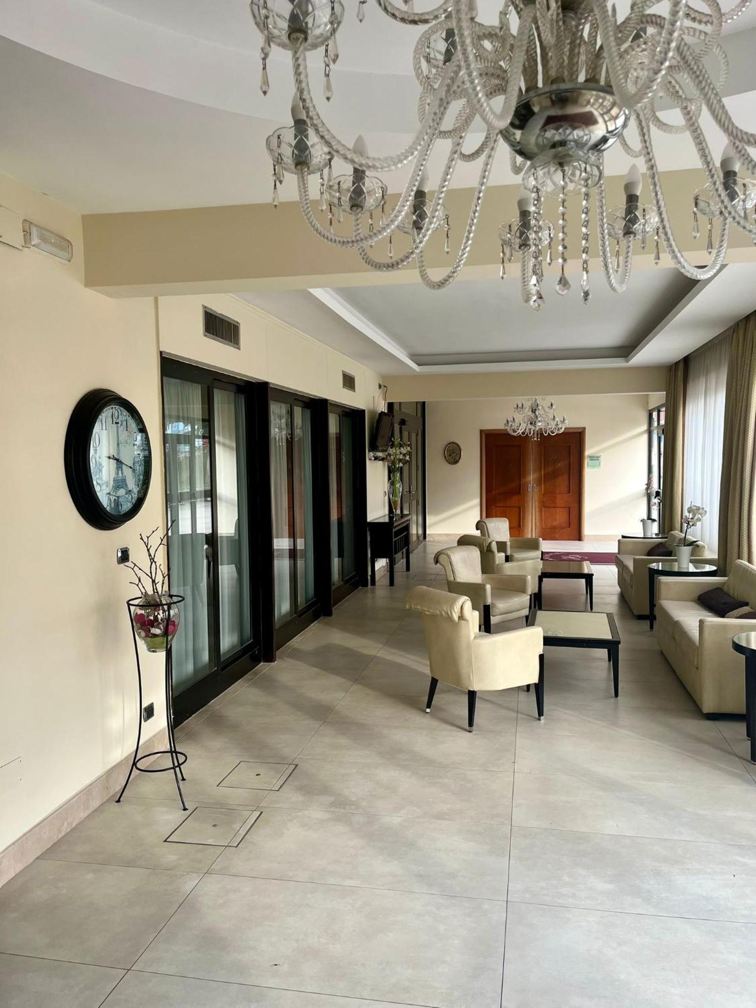 Pisani Hotel San Nicola La Strada Zewnętrze zdjęcie