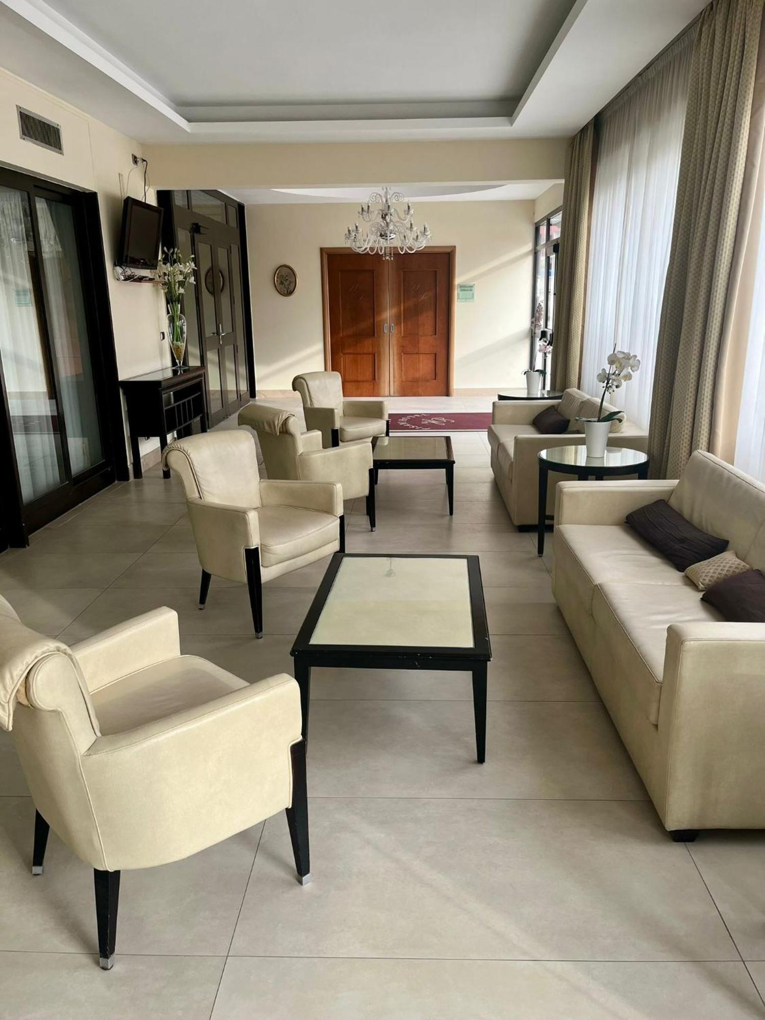 Pisani Hotel San Nicola La Strada Zewnętrze zdjęcie