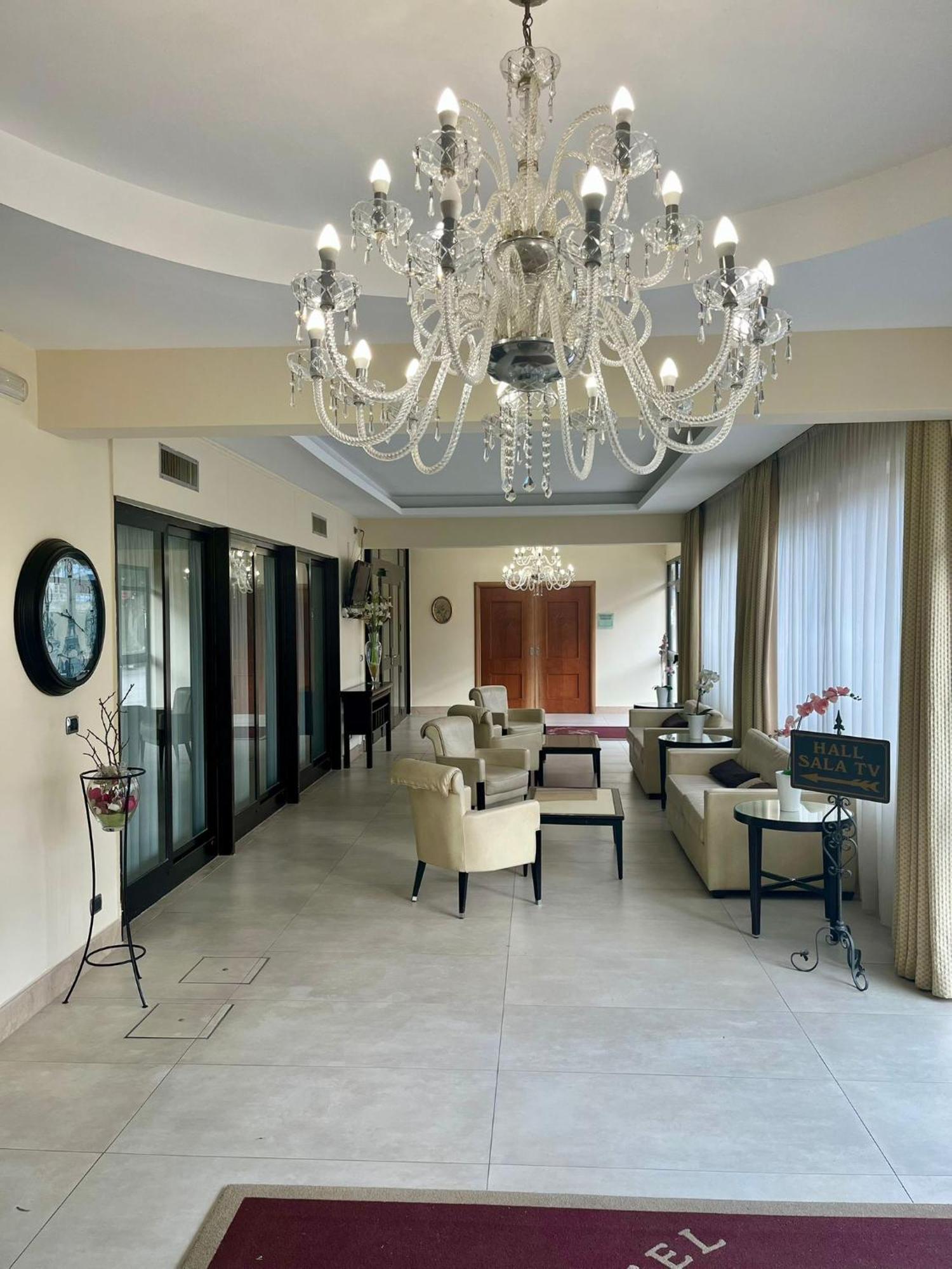 Pisani Hotel San Nicola La Strada Zewnętrze zdjęcie