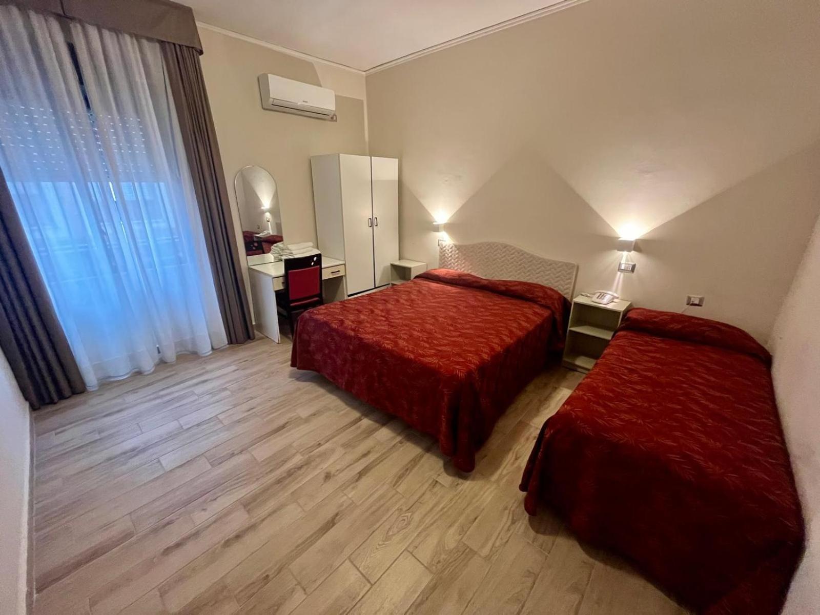 Pisani Hotel San Nicola La Strada Zewnętrze zdjęcie