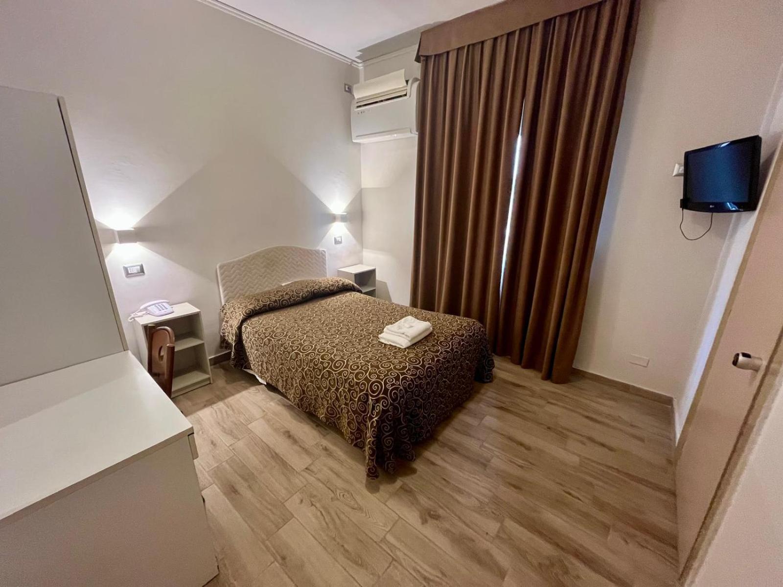 Pisani Hotel San Nicola La Strada Zewnętrze zdjęcie