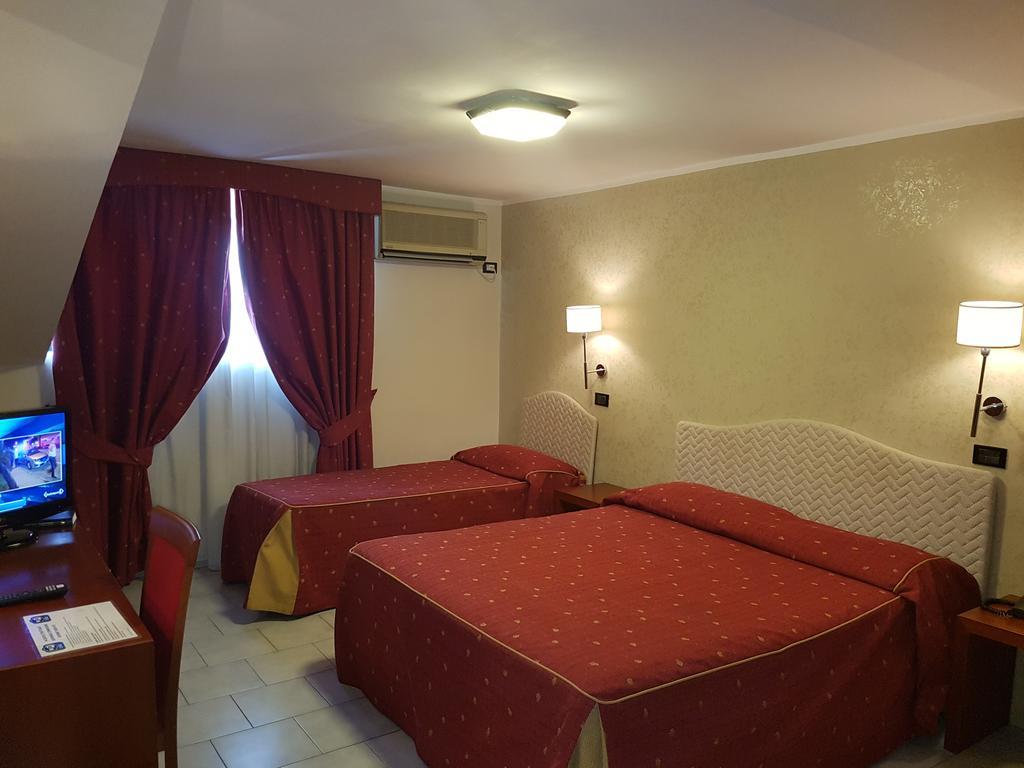 Pisani Hotel San Nicola La Strada Zewnętrze zdjęcie