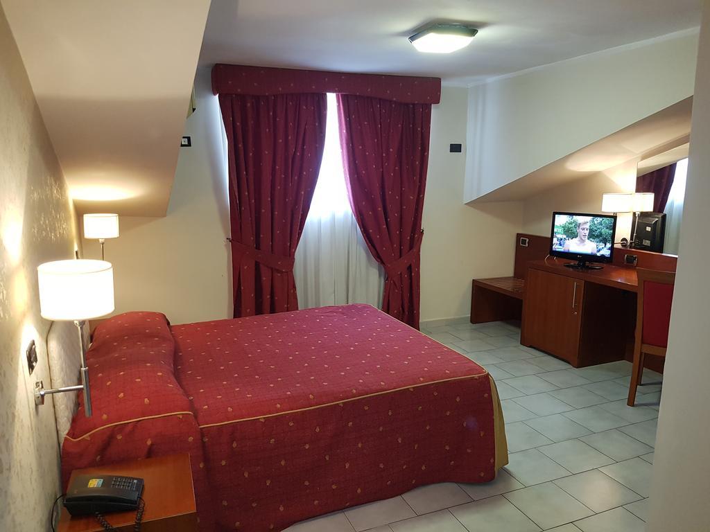 Pisani Hotel San Nicola La Strada Zewnętrze zdjęcie