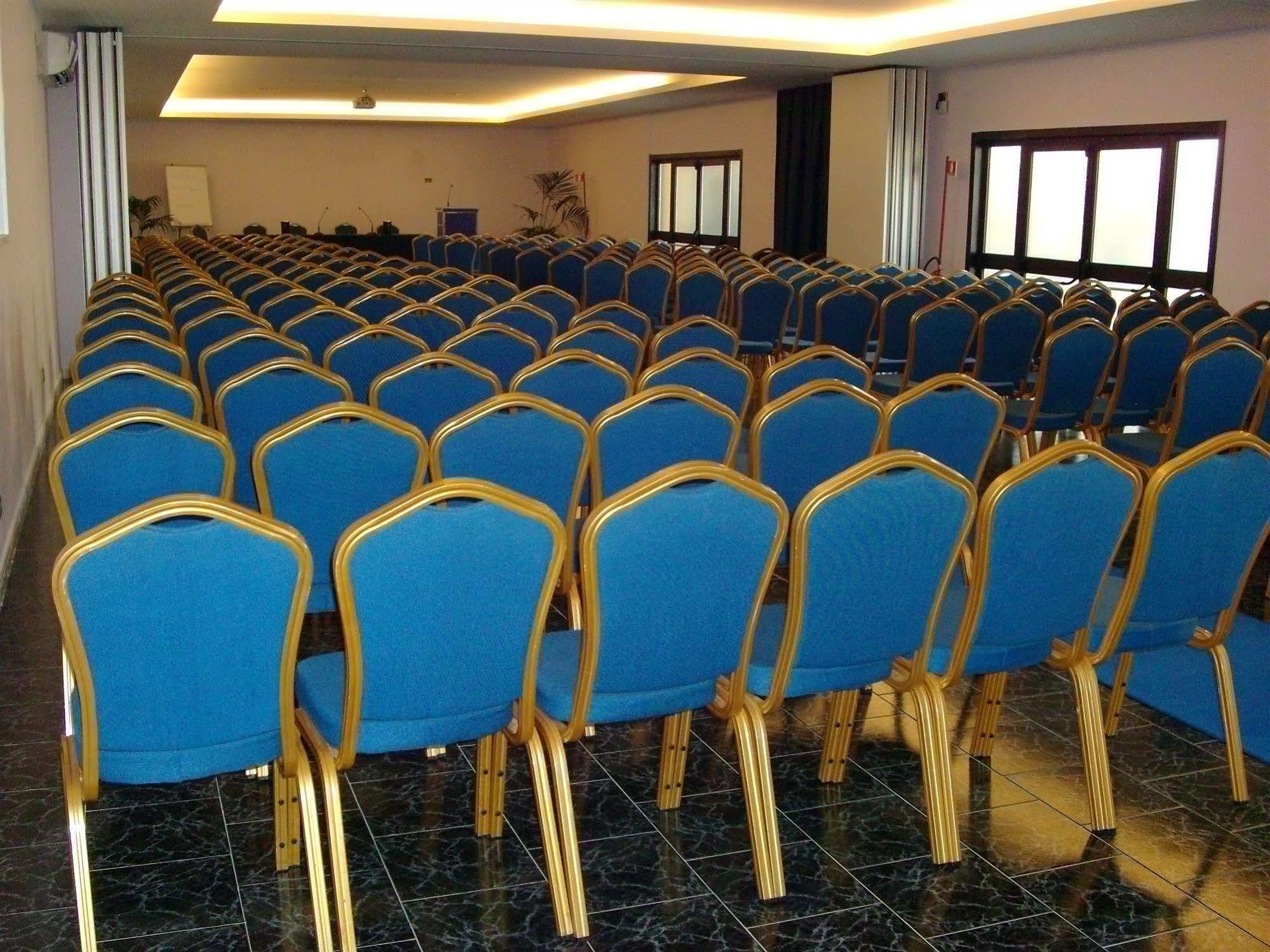 Pisani Hotel San Nicola La Strada Zewnętrze zdjęcie